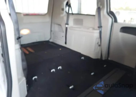 2011 Dodge Grand Caravan Express z USA, uszkodzony, nr VIN 2D4RN4DG9BR731948